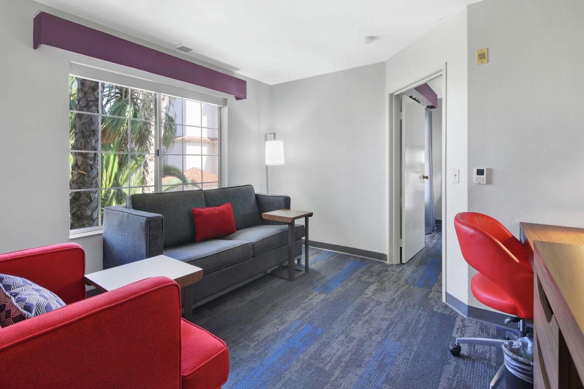 Express Hotel 3*