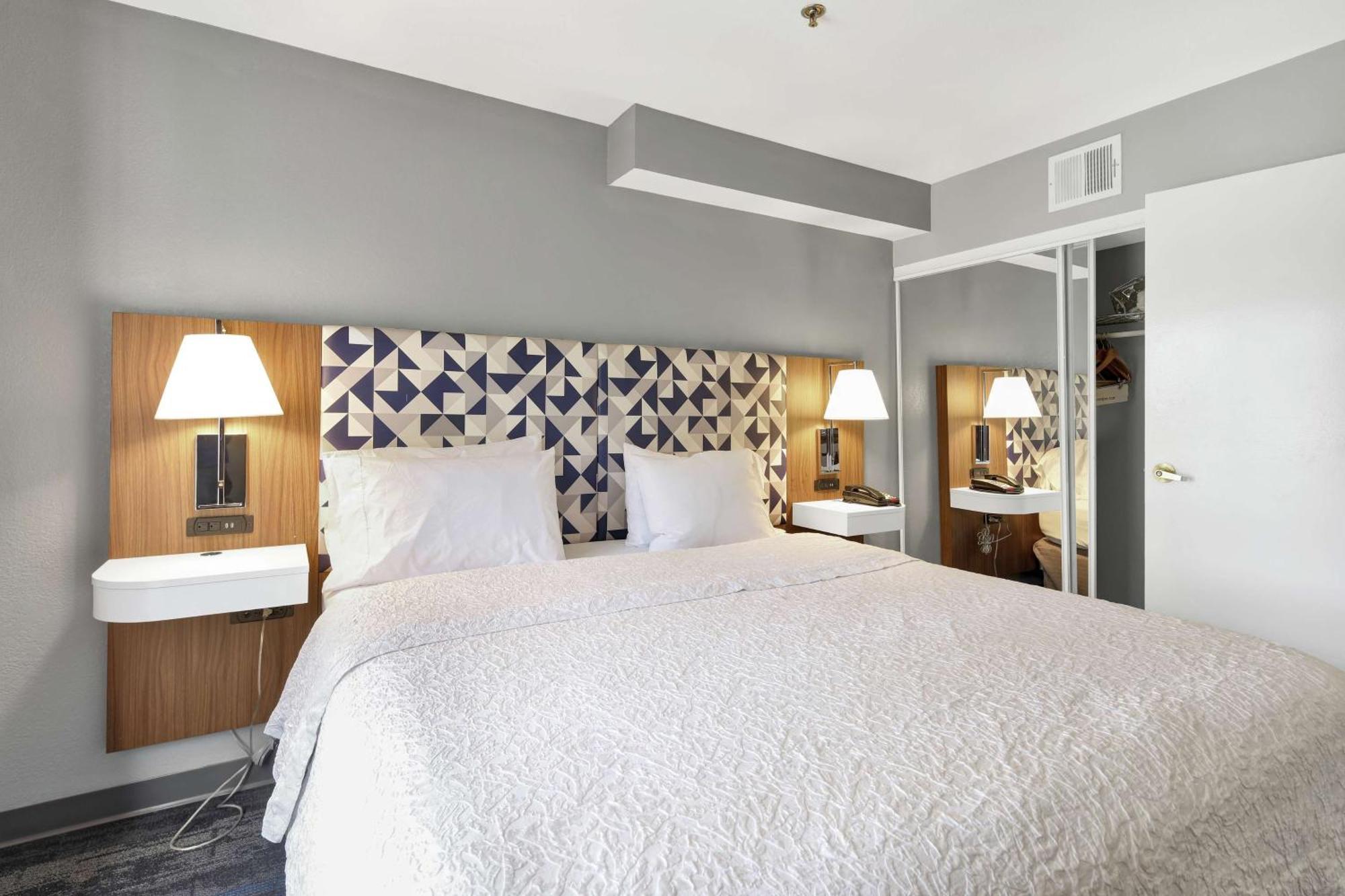 Express Hotel